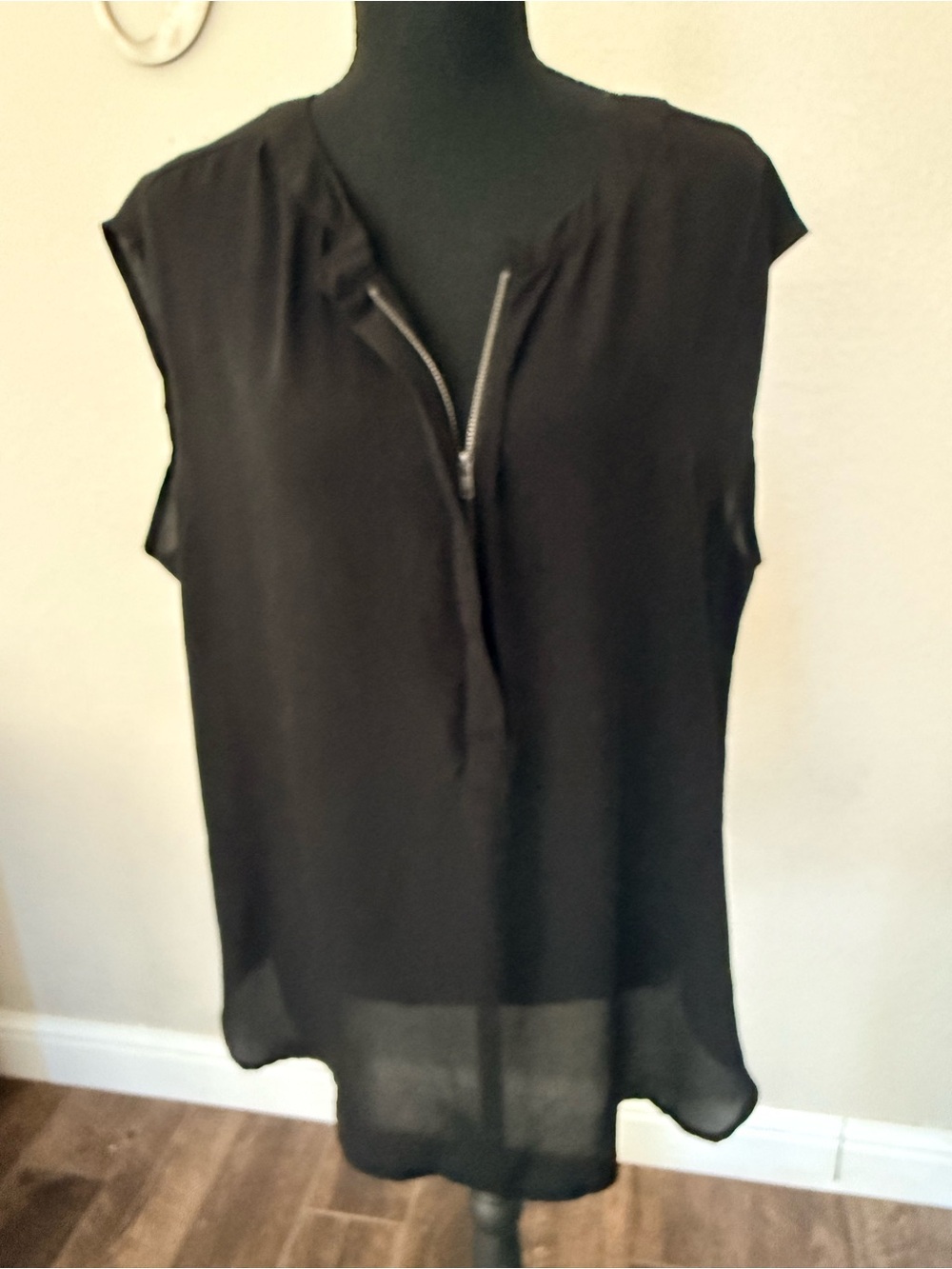 Apt. 9 Black Sleeveless Sheer V-Neck Blouse with Zip Detail